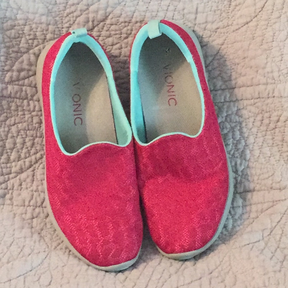 Vionic slide on shoes